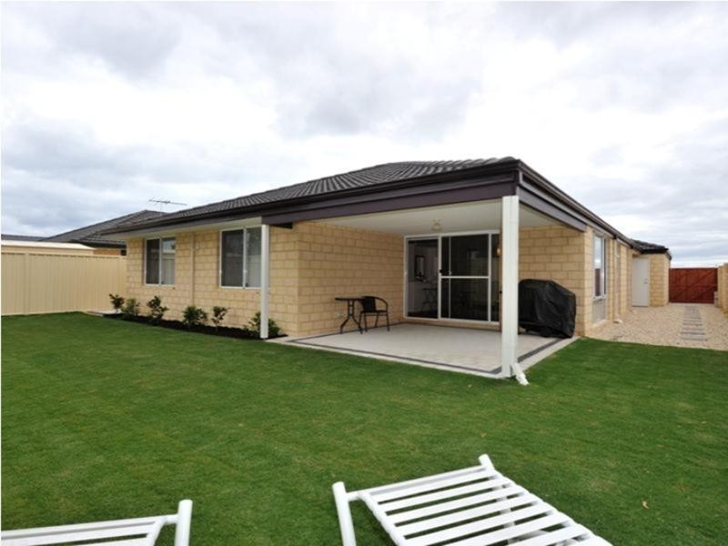 78 Highcliffe Circle, Lakelands WA 6180