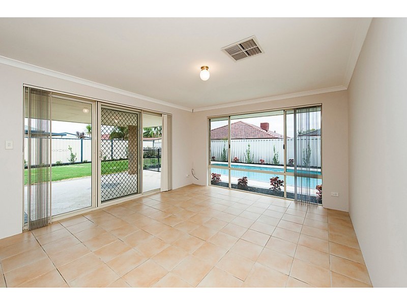 28 Santa Cruz Parkway, Secret Harbour WA 6173