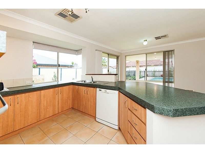 28 Santa Cruz Parkway, Secret Harbour WA 6173