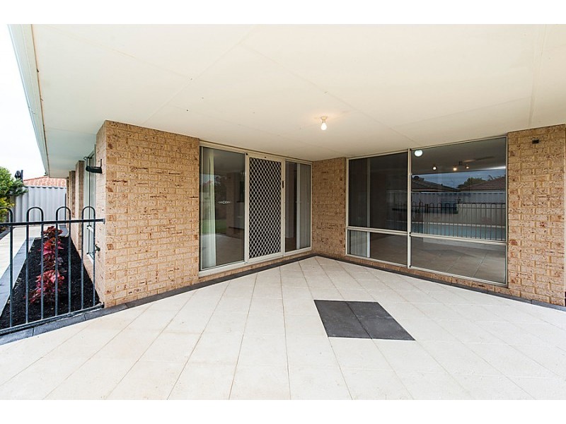 28 Santa Cruz Parkway, Secret Harbour WA 6173