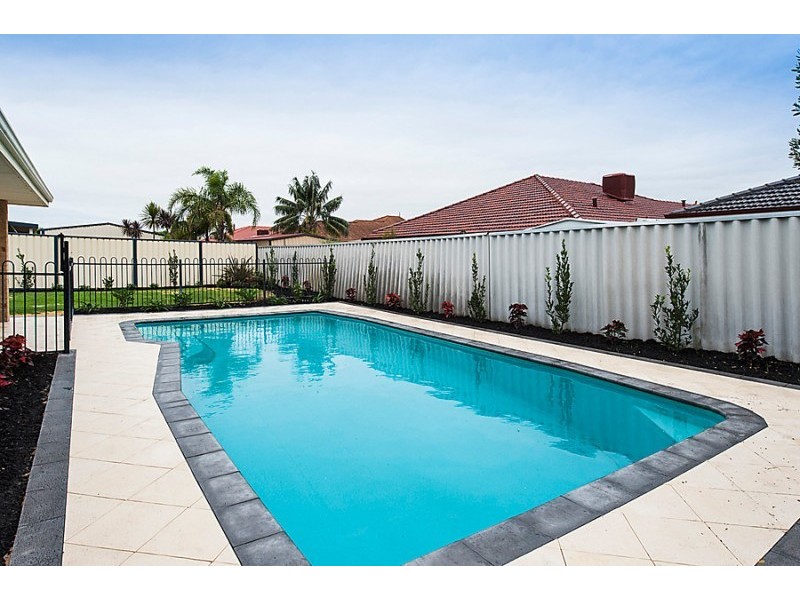 28 Santa Cruz Parkway, Secret Harbour WA 6173