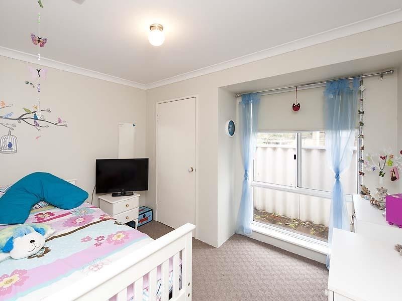 69 Sunningdale Chase, Meadow Springs WA 6210