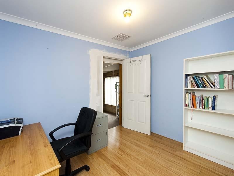 69 Sunningdale Chase, Meadow Springs WA 6210