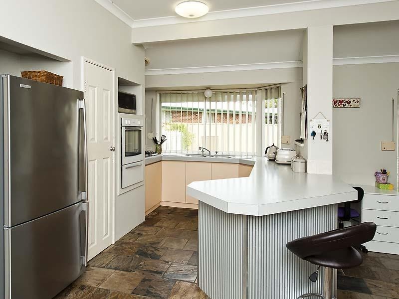 69 Sunningdale Chase, Meadow Springs WA 6210