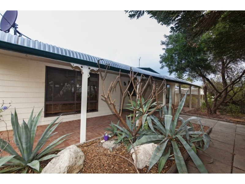 3 Tarwhine Place, Golden Bay WA 6174