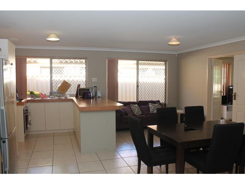 4 Rosebay Grove, Singleton WA 6175