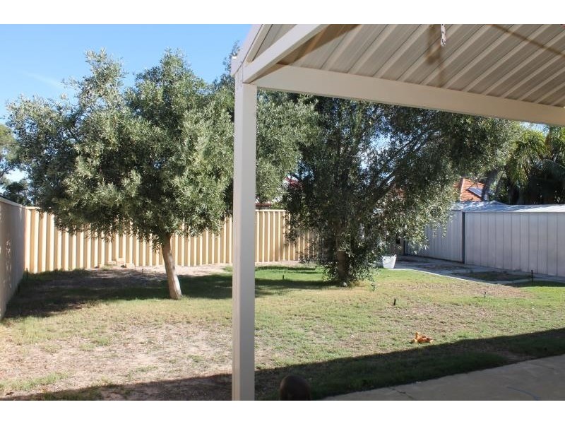 4 Rosebay Grove, Singleton WA 6175
