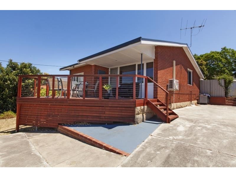 3 Wiggins Rd, Orelia WA 6167