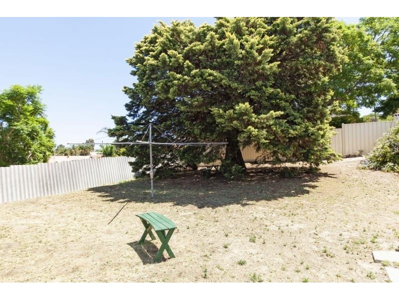 3 Wiggins Rd, Orelia WA 6167