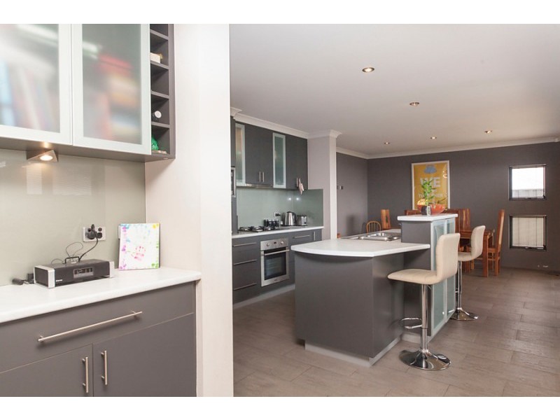 8 Nottely Crescent, Secret Harbour WA 6173