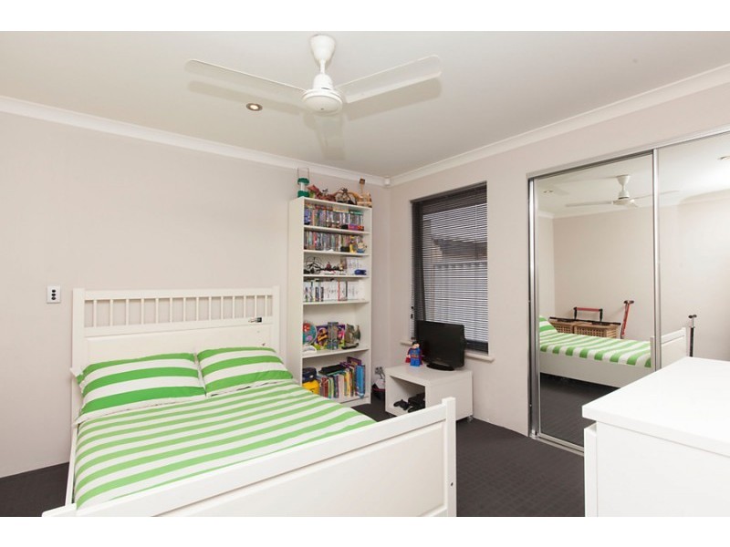 8 Nottely Crescent, Secret Harbour WA 6173