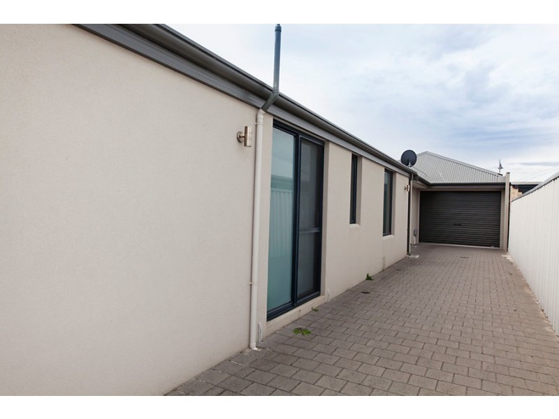 8 Nottely Crescent, Secret Harbour WA 6173