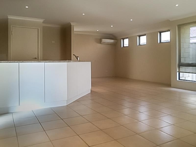 24 Lucky Bay Road, Secret Harbour WA 6173