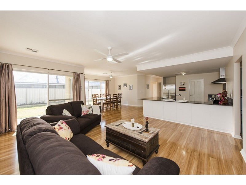 6 Imperia Lane, Secret Harbour WA 6173