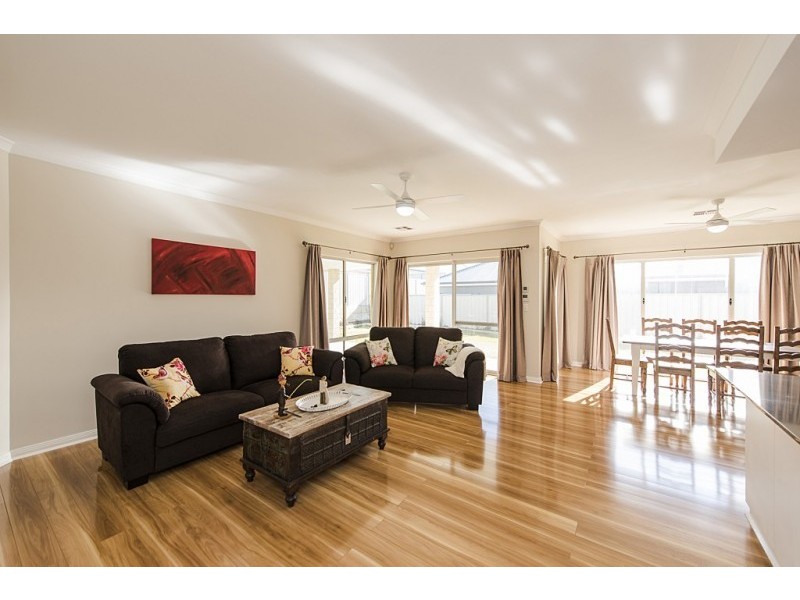 6 Imperia Lane, Secret Harbour WA 6173