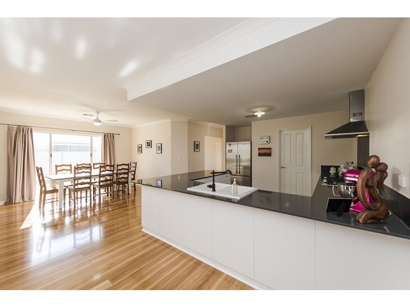 6 Imperia Lane, Secret Harbour WA 6173