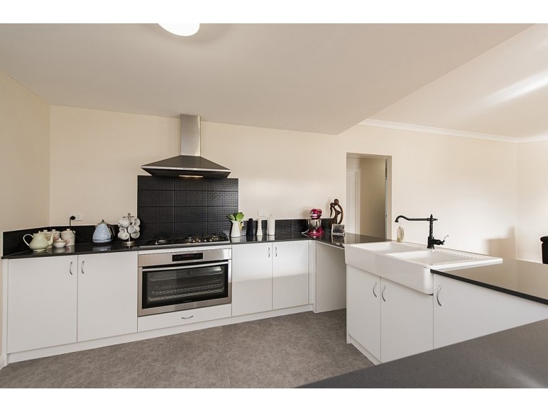 6 Imperia Lane, Secret Harbour WA 6173