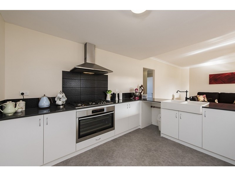 6 Imperia Lane, Secret Harbour WA 6173