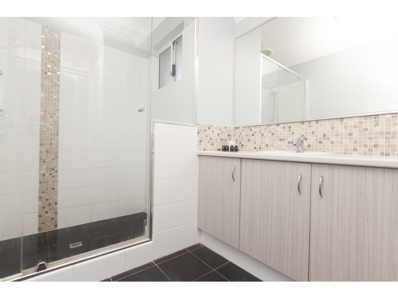 4 Arnside Bend, Waikiki WA 6169