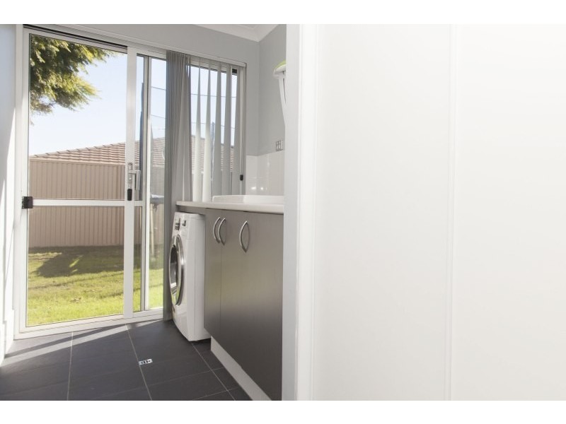 4 Arnside Bend, Waikiki WA 6169