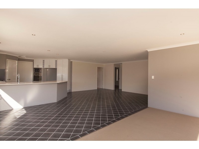 19 Canouan Loop, Secret Harbour WA 6173
