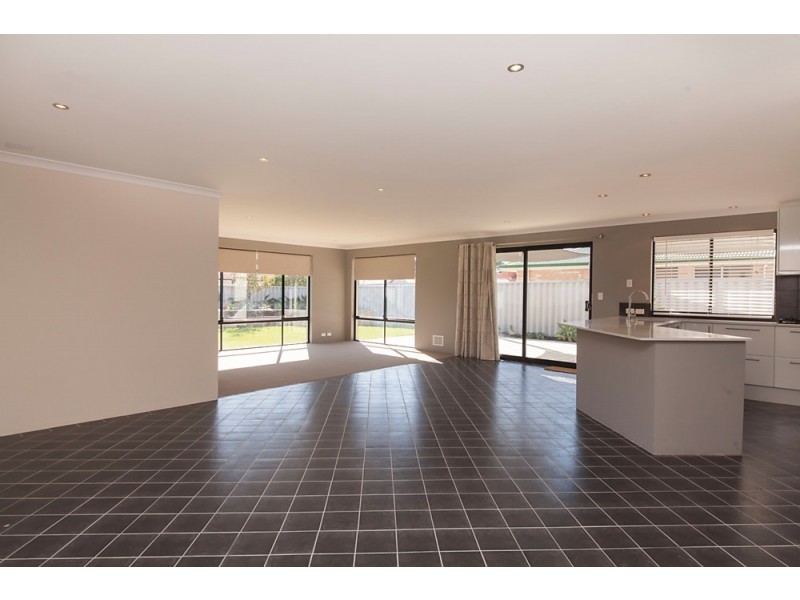 19 Canouan Loop, Secret Harbour WA 6173
