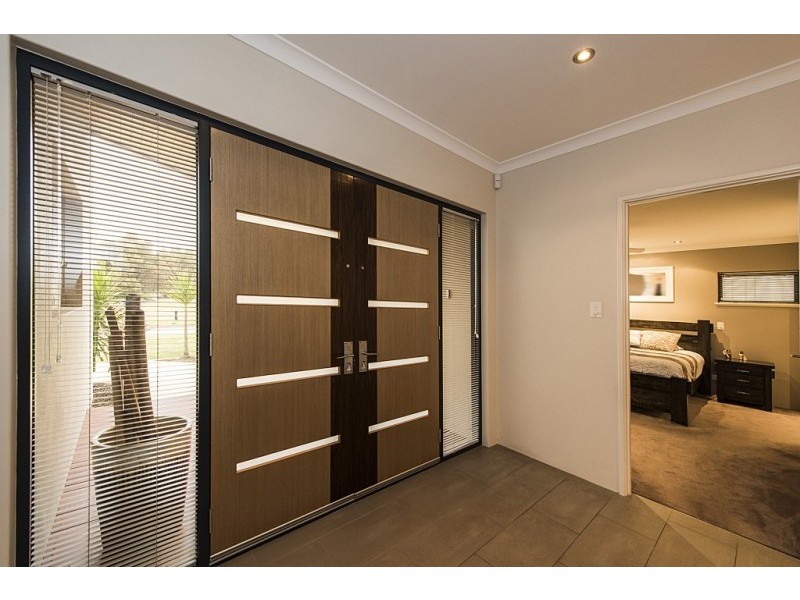 4 Lorne Bend, Secret Harbour WA 6173