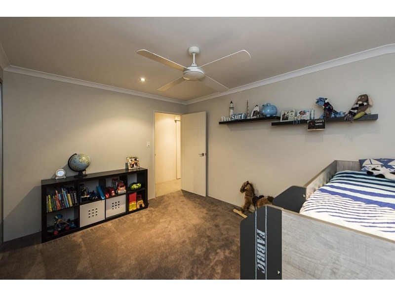 4 Lorne Bend, Secret Harbour WA 6173