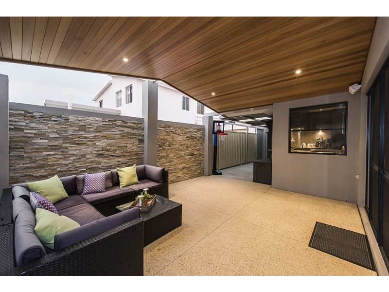 4 Lorne Bend, Secret Harbour WA 6173