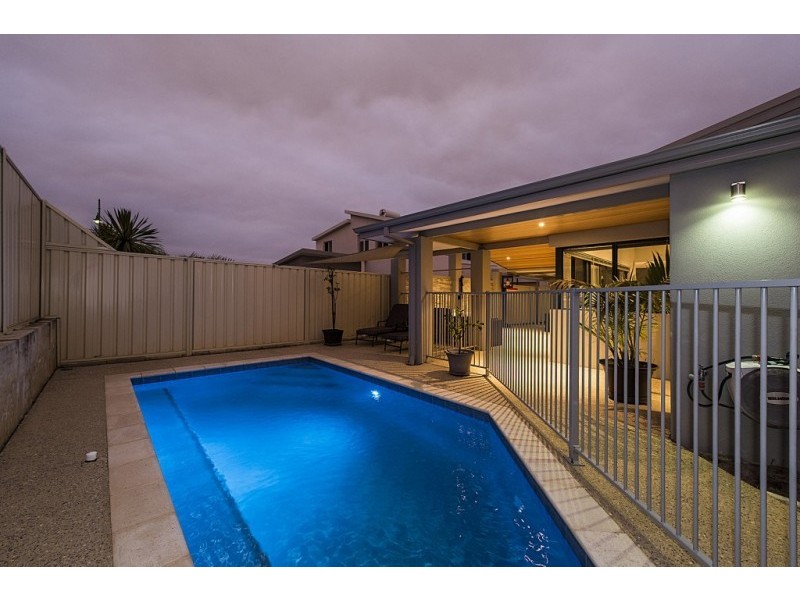 4 Lorne Bend, Secret Harbour WA 6173