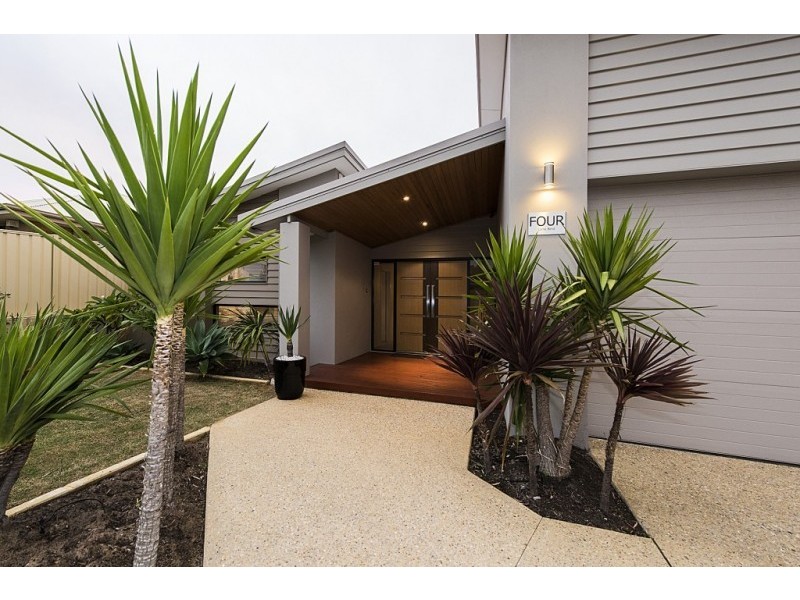 4 Lorne Bend, Secret Harbour WA 6173