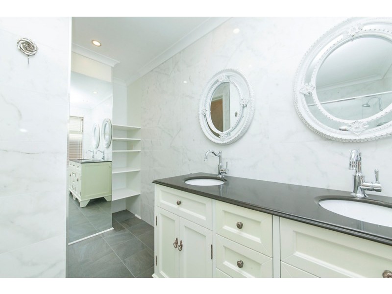 17 Sete Green, Secret Harbour WA 6173