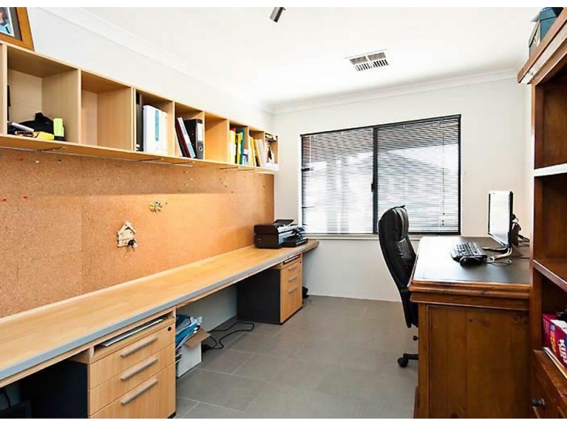 25 Elwell Street, Secret Harbour WA 6173