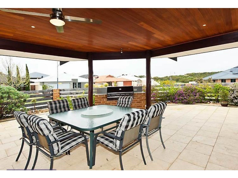 25 Elwell Street, Secret Harbour WA 6173