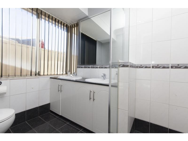 38 Carmargue Green, Secret Harbour WA 6173