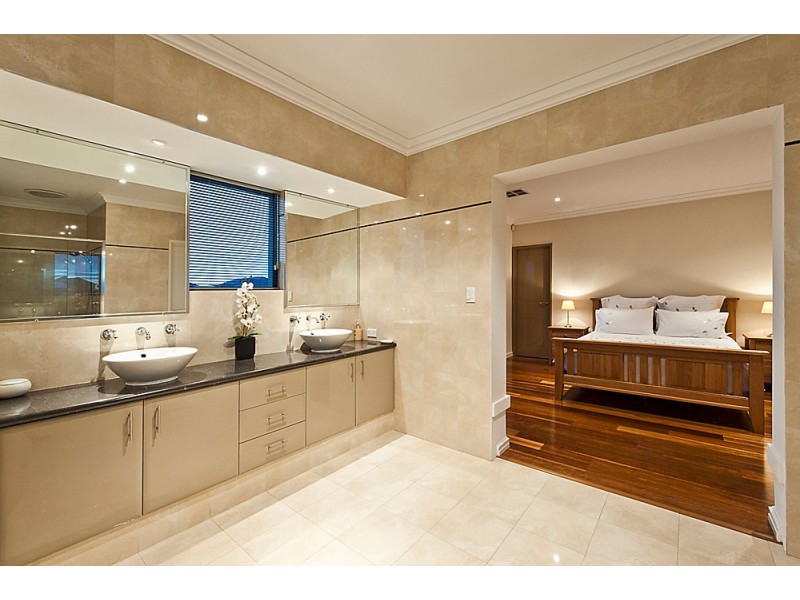 22 Hassars Road, Secret Harbour WA 6173