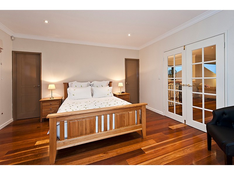 22 Hassars Road, Secret Harbour WA 6173