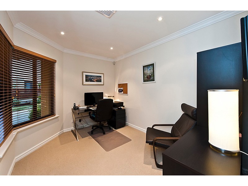 22 Hassars Road, Secret Harbour WA 6173