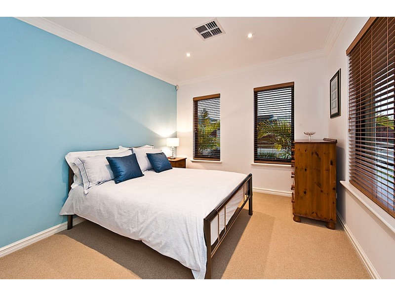 22 Hassars Road, Secret Harbour WA 6173