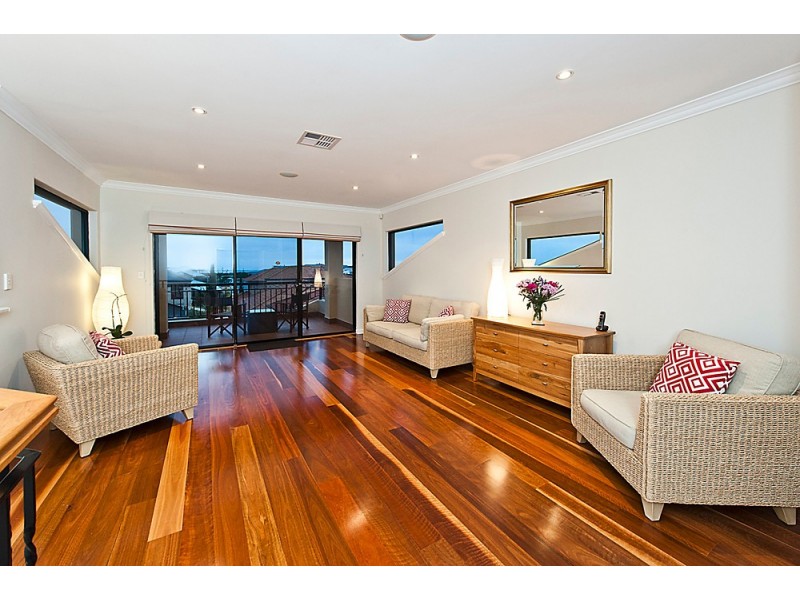 22 Hassars Road, Secret Harbour WA 6173