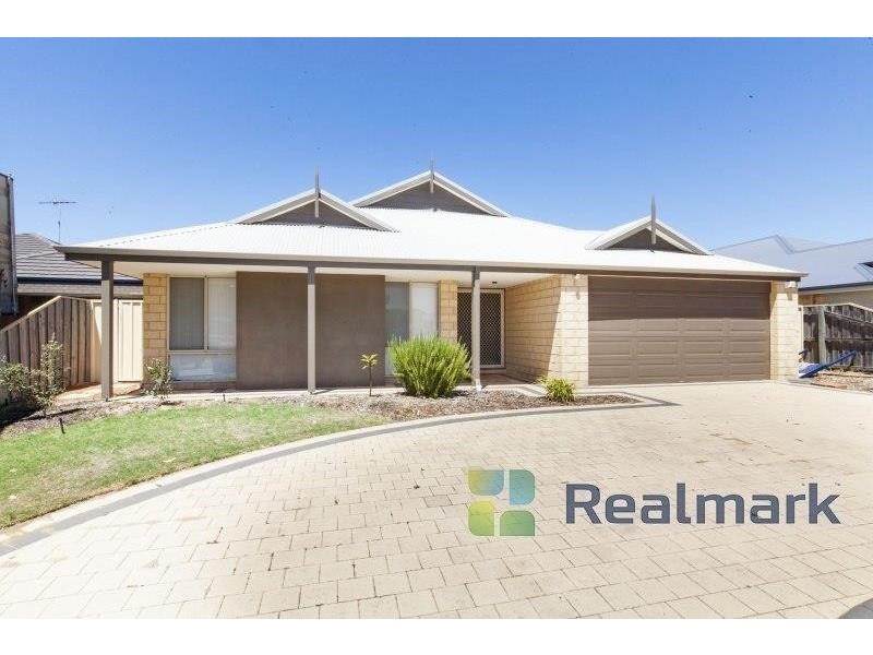 4 Santalum Circus, Halls Head WA 6210