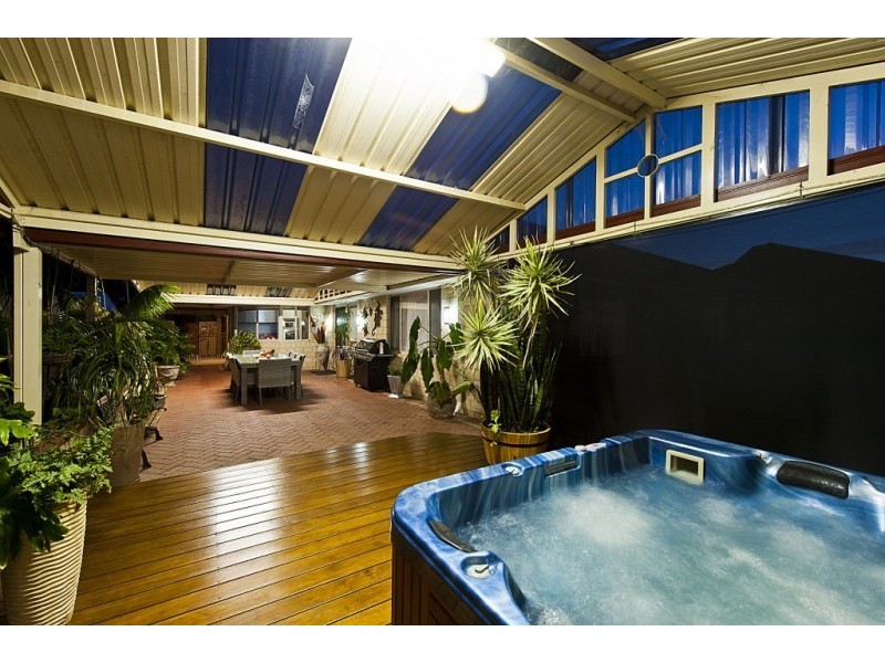 18 Alicante Mews, Secret Harbour WA 6173