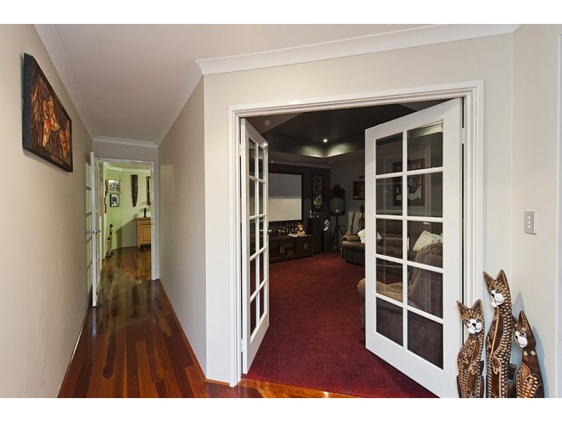 18 Alicante Mews, Secret Harbour WA 6173