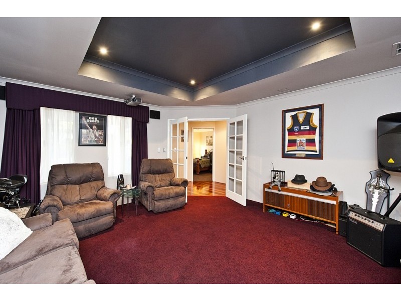 18 Alicante Mews, Secret Harbour WA 6173