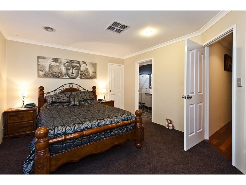 18 Alicante Mews, Secret Harbour WA 6173