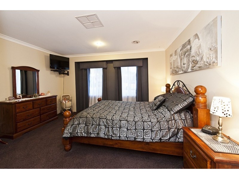 18 Alicante Mews, Secret Harbour WA 6173