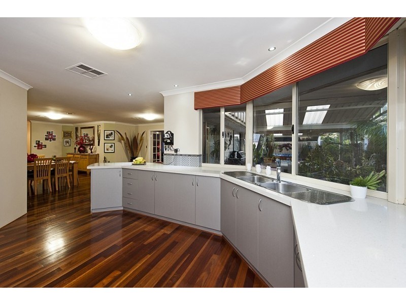 18 Alicante Mews, Secret Harbour WA 6173