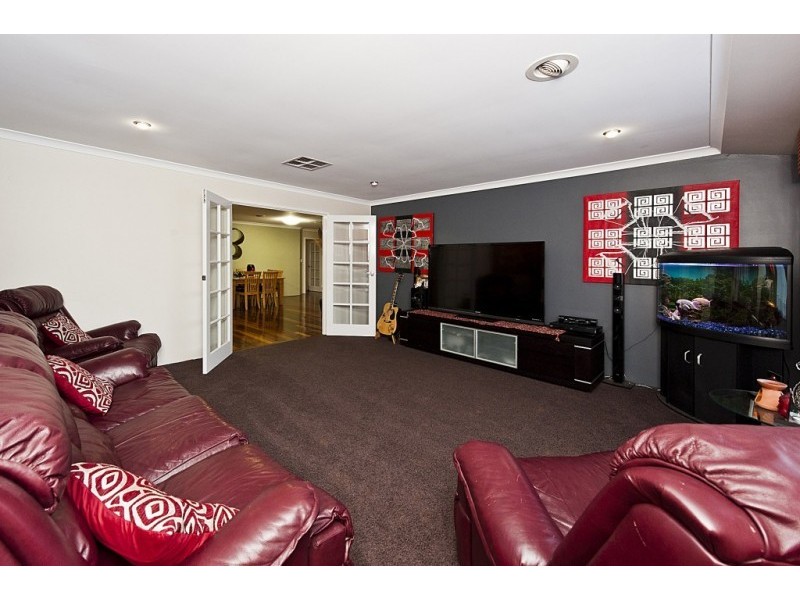 18 Alicante Mews, Secret Harbour WA 6173