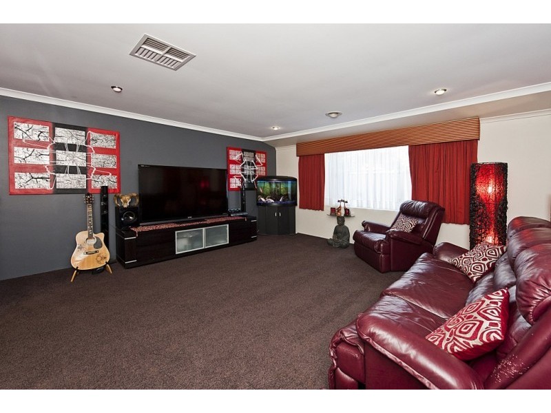 18 Alicante Mews, Secret Harbour WA 6173