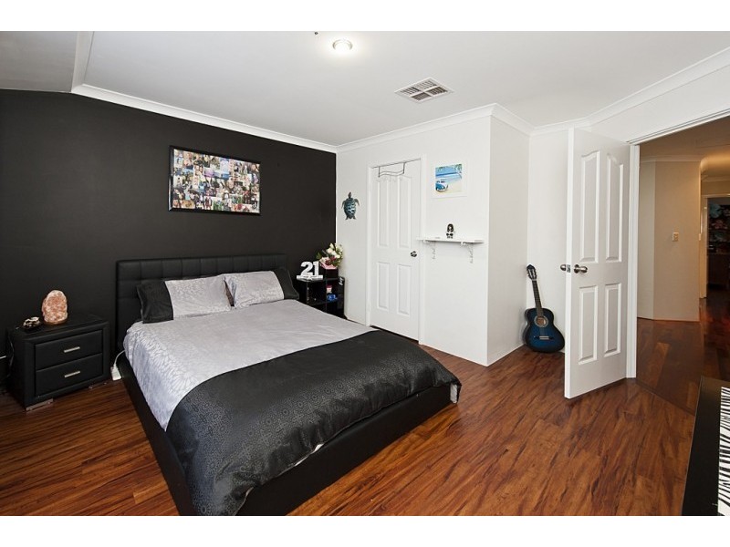 18 Alicante Mews, Secret Harbour WA 6173